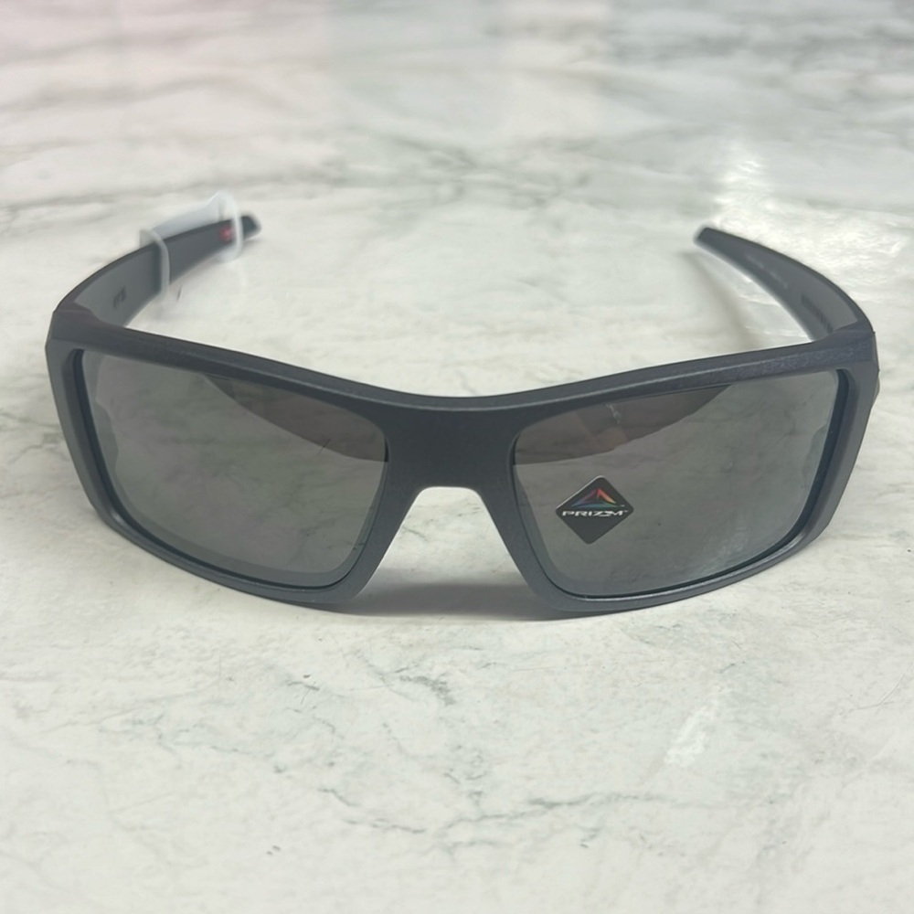 Oakley Heliostat OO9231-0361 Sunglasses Silver/Grey Rectangle Men